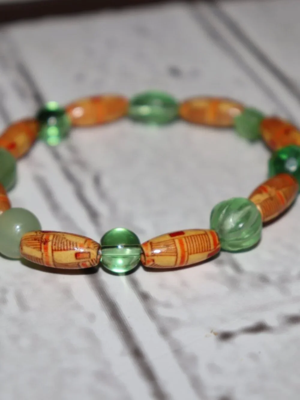 🧡💚✨ NWOT Wooden & Green Glass Beaded Bracelet · 7